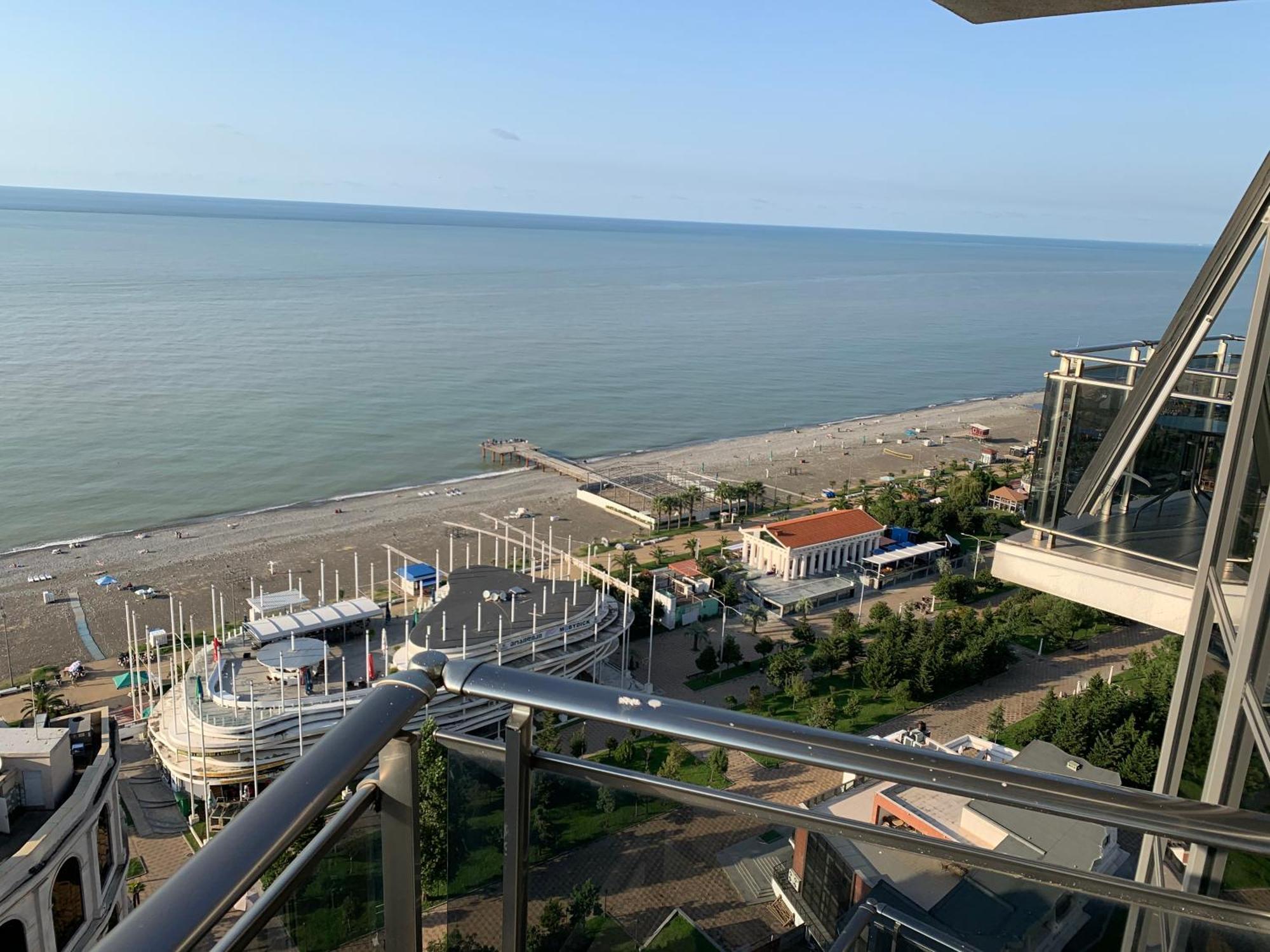 Orbi Sea Towers Apart Hotel Batumi Exterior foto