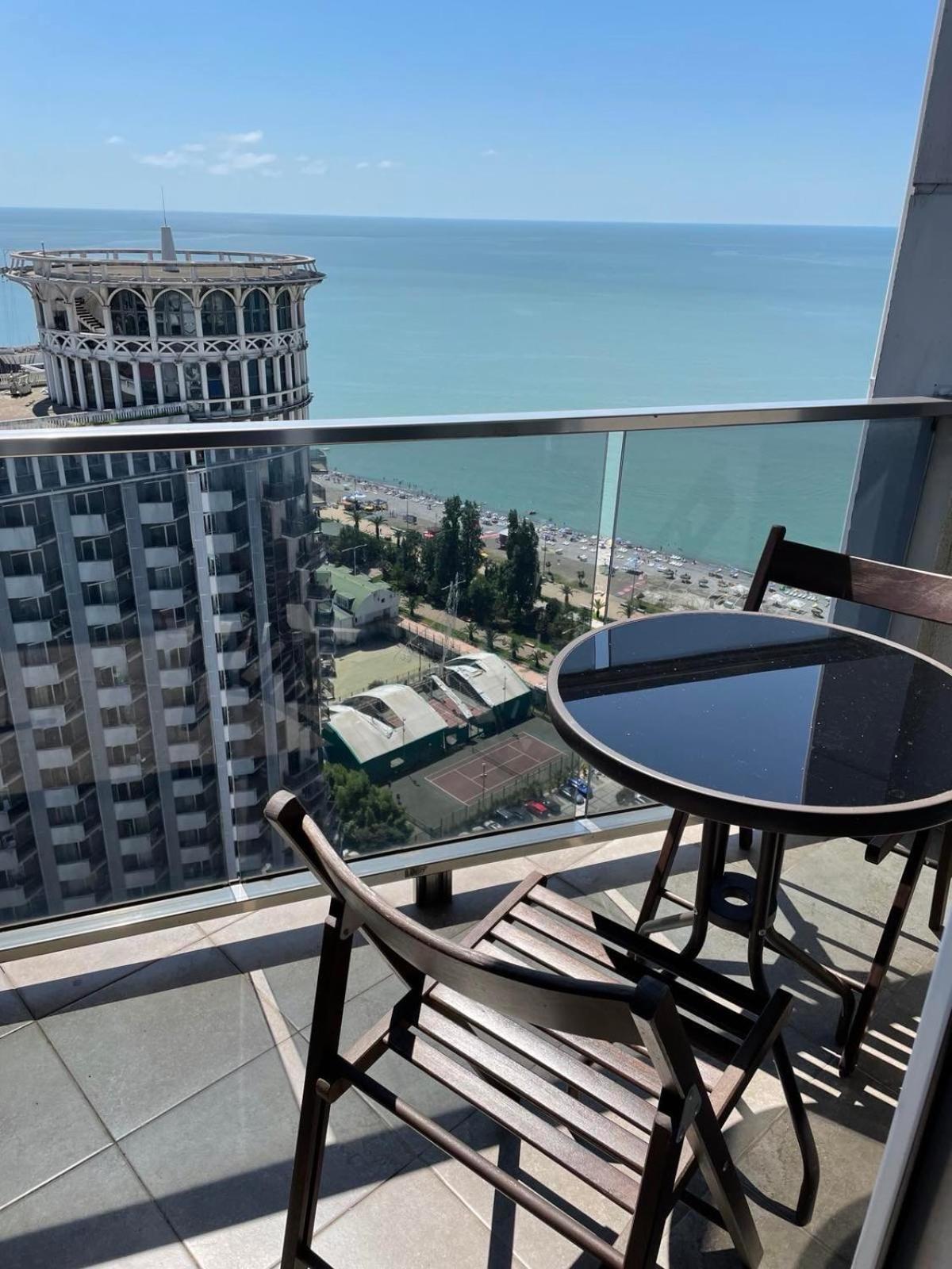 Orbi Sea Towers Apart Hotel Batumi Exterior foto